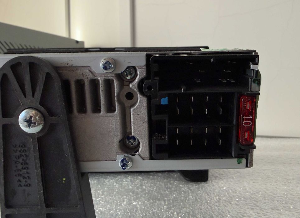Rádio Original Volkswagen 000051218B – Bluetooth / USB / AUX / CD MP3