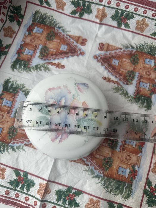 Набір порцелянового посуду з колекції Aynsley Little Sweetheart.