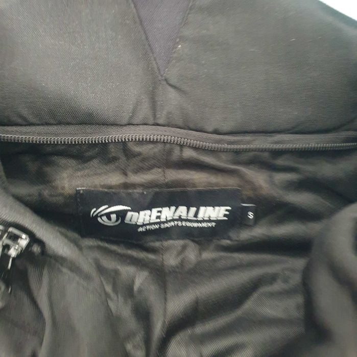 Equipamento de proteção para moto, em muito bom estado.