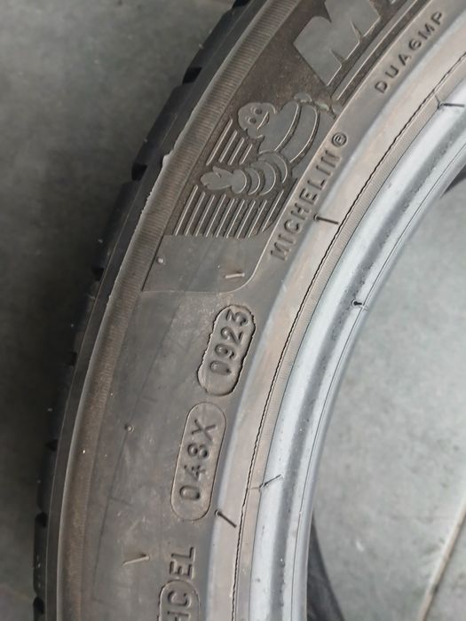 2 pneus 235 45 r18 Michelin TO