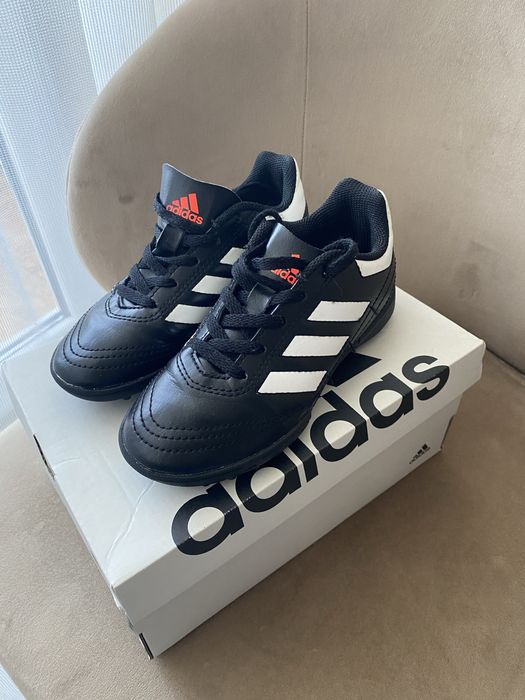 Футзалкі кросівки adidas оригінал