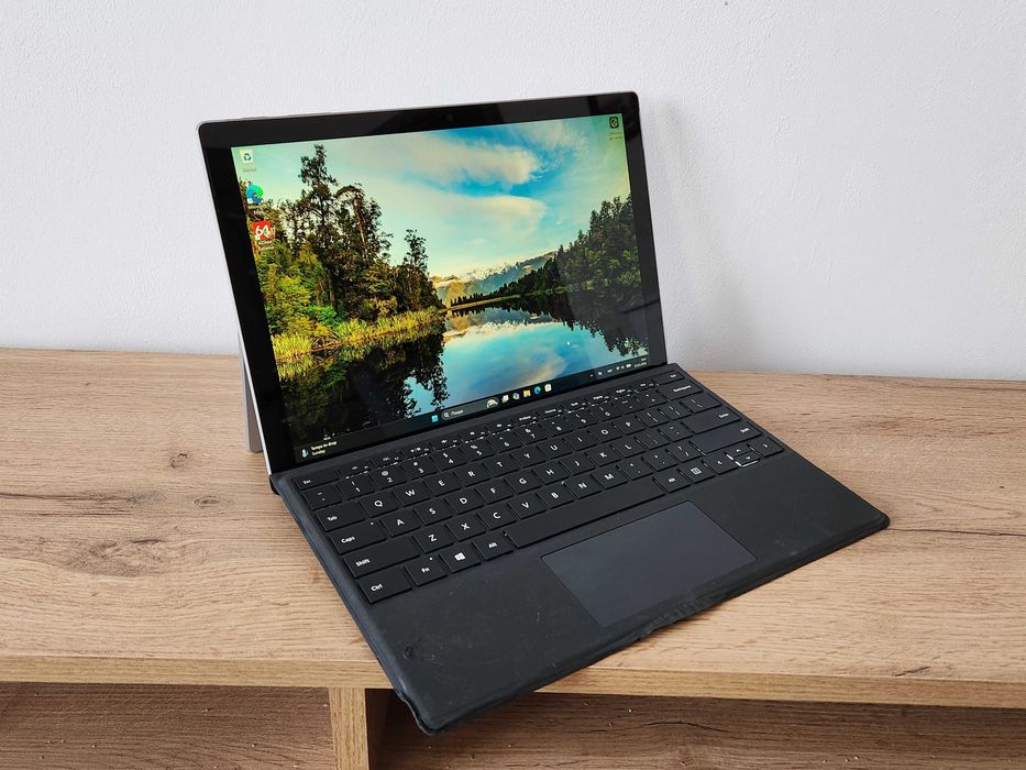 Microsoft Surface Pro 5 / Intel Core m3-7Y30/ 4GB / 128GB SSD