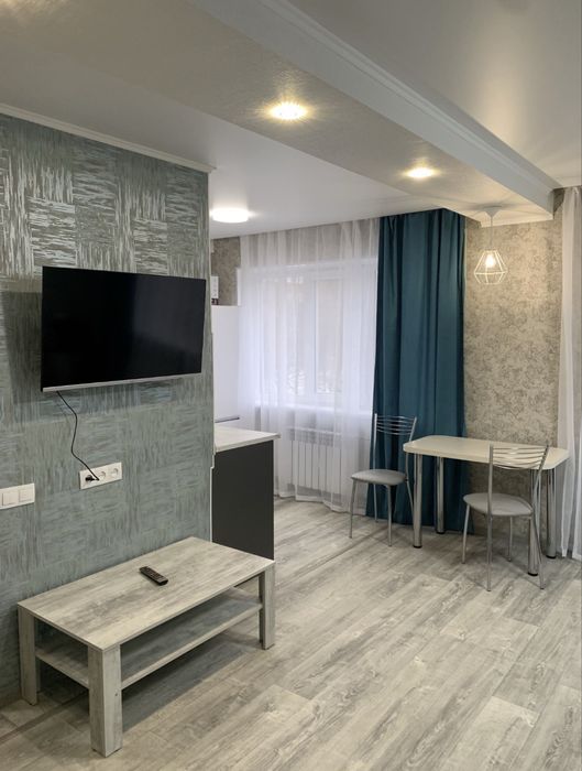 Торг уместен .Продам 2ку студию возле рынка с ремонтом