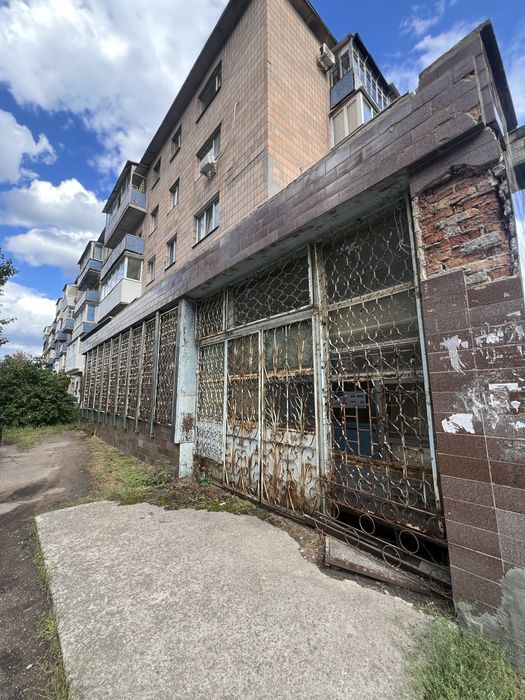 Оренда комерції 402 м² , 1$ м², довгостроково, вул. Пальохи 1