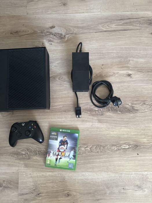 Microsoft Xbox One 500 GB + zasilacz + pad + gra w bdb stanie