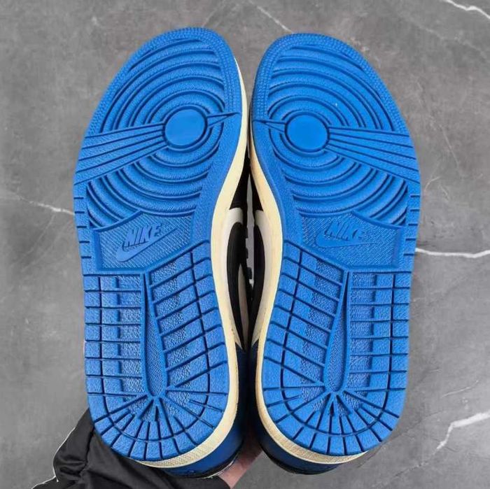 Jordan 1 Retro Low OG SP Travis Scott Fragment R.45