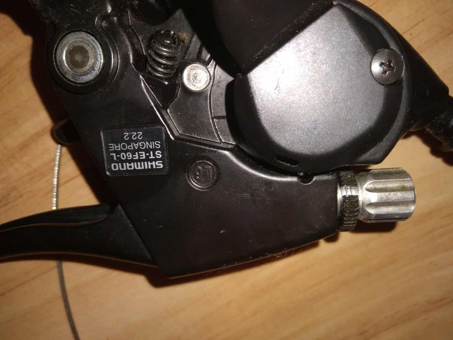 Lewa klamkomanetka Shimano ST-EF60-L.