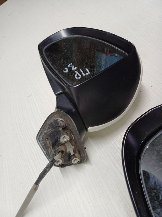 Зеркало Toyota Prius 30 левое правое