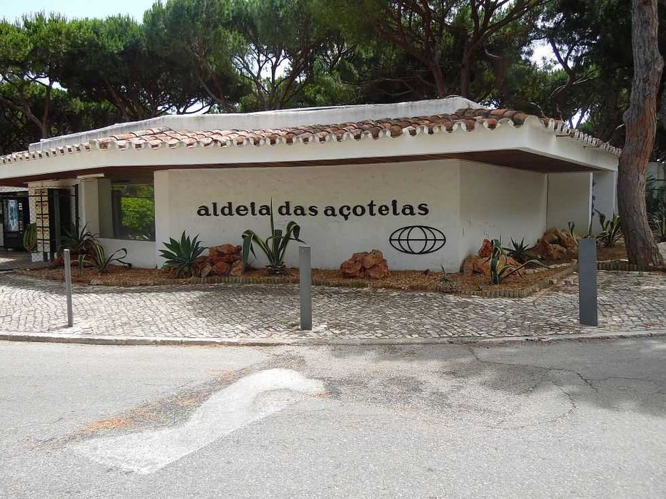 CASA ARTUR- V1 c/piscinas, parque infantil, mini golfe, central, a pé p/ Praia nas Açoteia - LIVRE 12 A 19/07 + SETEMBRO LIVRE - Açoteias em ALBUFEIRA