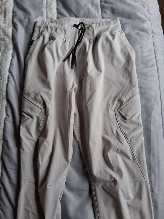 Calças desportivas Under Armour.