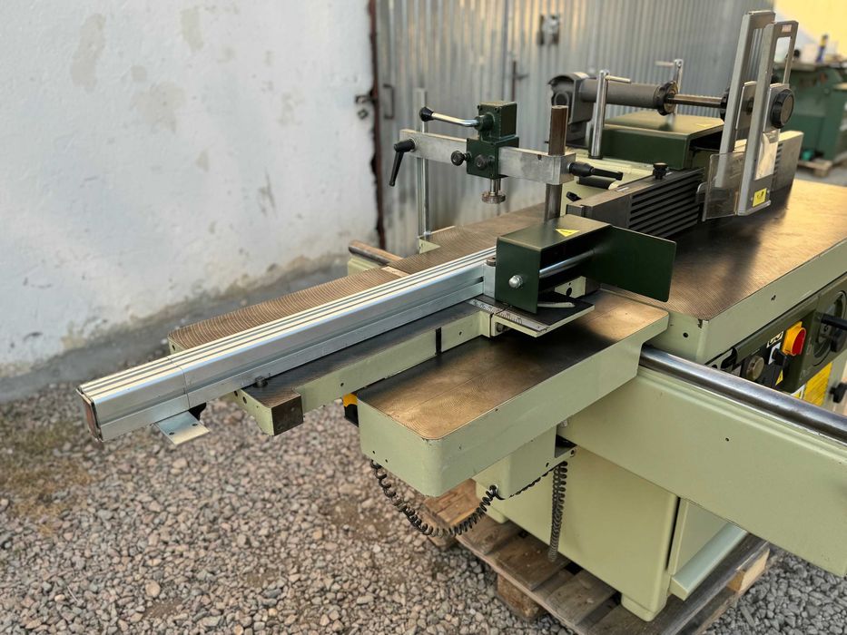 Frezarka dolnowrzecionowa z wózkiem do czopowania SCM T130 N