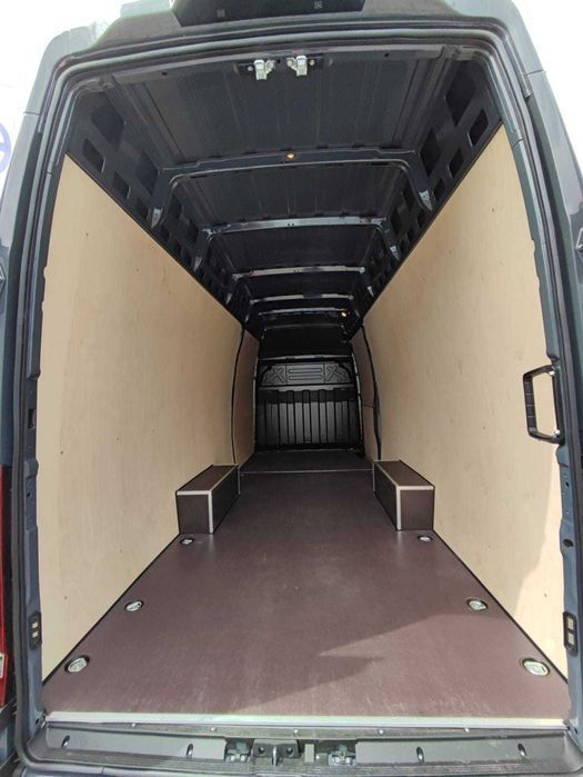 Profesjonalne zabudowy aut dostawczych marki Iveco Daily L4H3