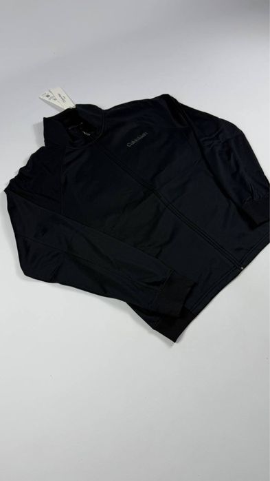 Костюм від брнеду Calvin Klein