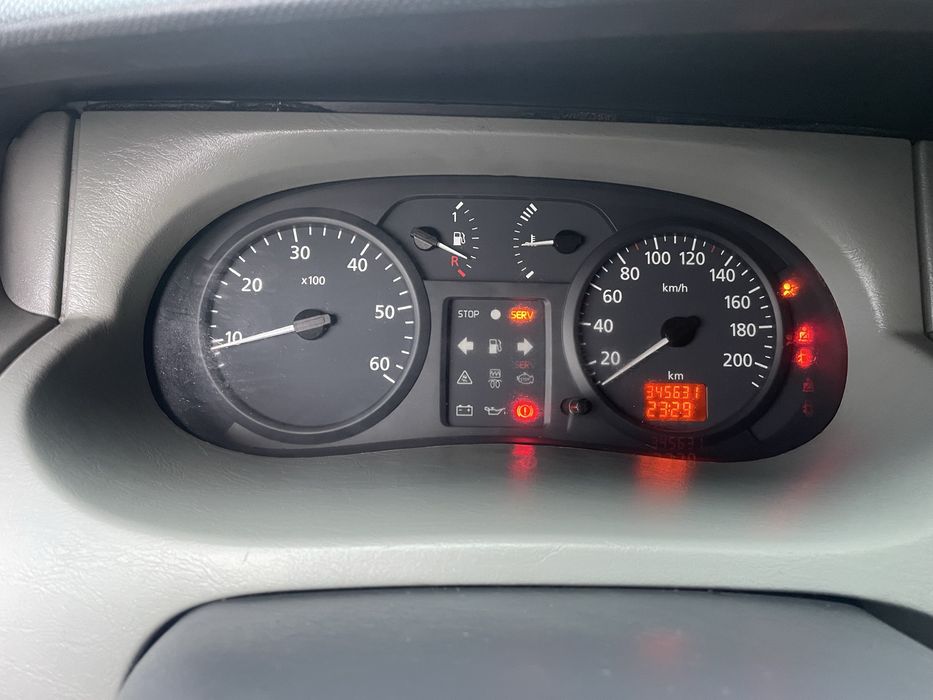 Nissan Primastar 2.5 dCi 140 (2004)