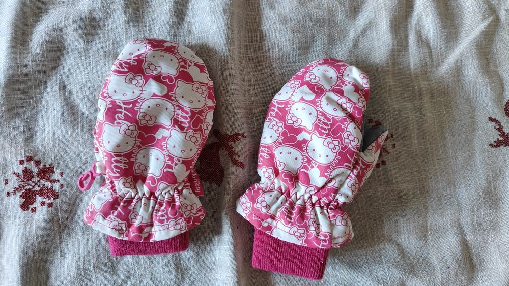 Зимові теплі непромокаємі рукавички на дівчинку