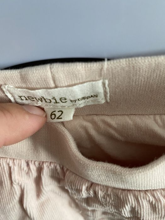 Nowe spodnie sztruksowe z podszewką Newbie 62cm