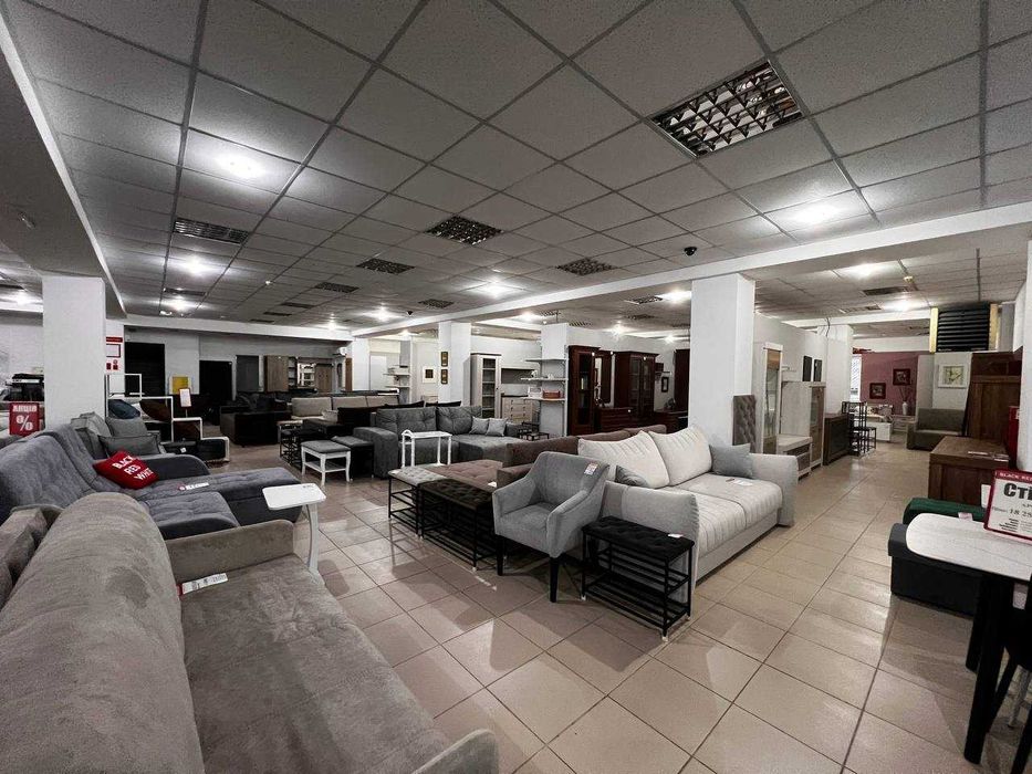 Продам 3-х поверхову окремо побудовану будівлю комерц. призначення