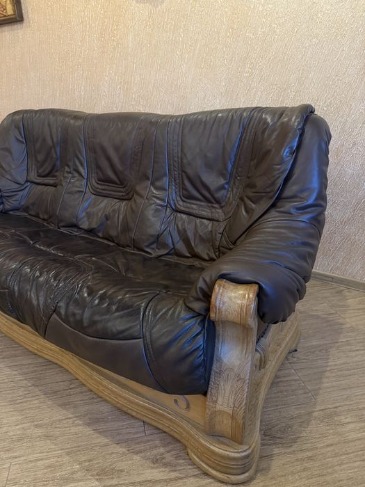 Диван шкіряний з 2-ма кріслами