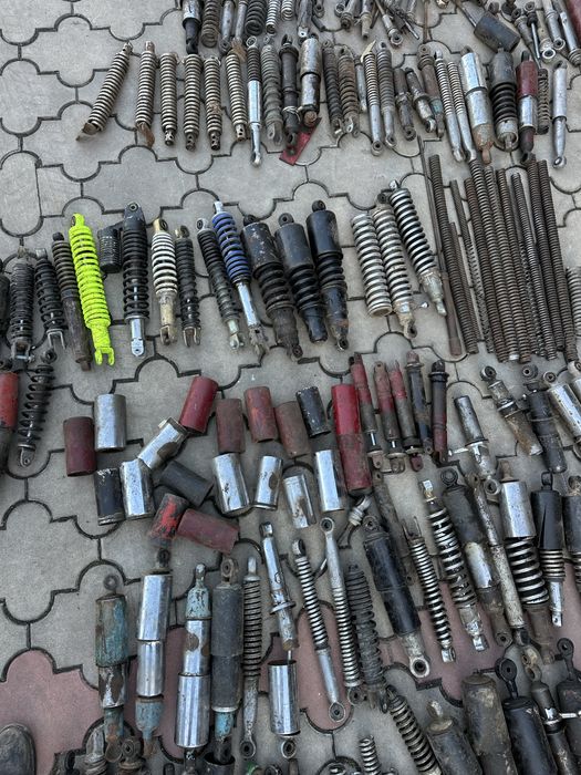 Пружини амортизаторів від різних мотоциклів скутерів мопедів
