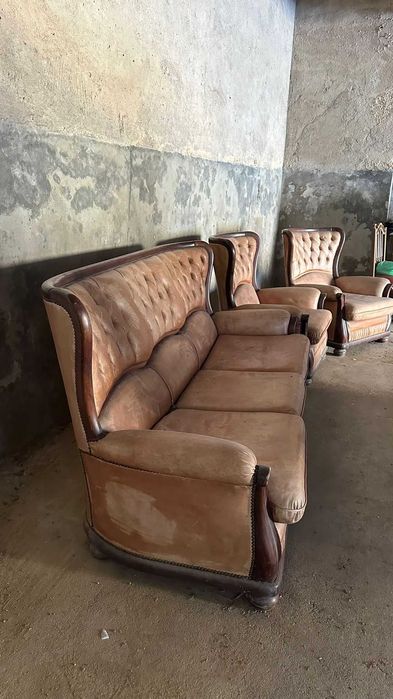 Vendo 3 sofas antigos