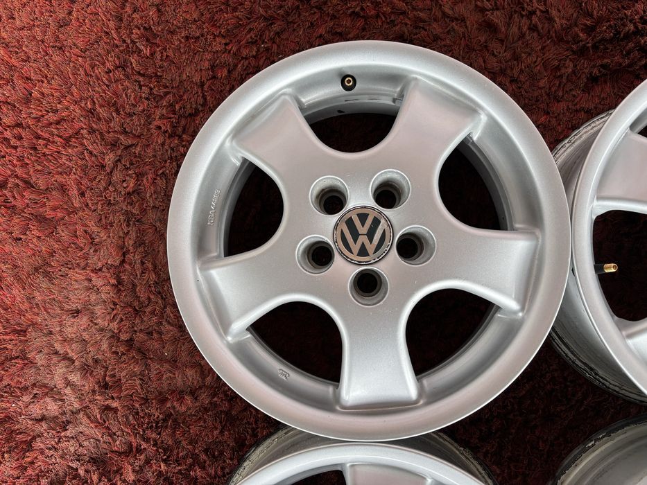 Volkswagen Golf Bora Skoda Octavia Fabia Seat R15 5x100