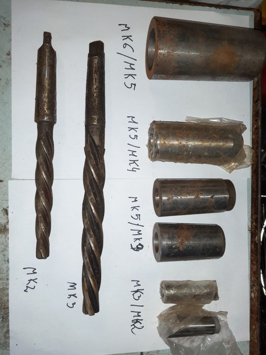 Zestaw tulejek redukcyjnych do wierteł plus rozeiertaki MK3 I MK2  PRL