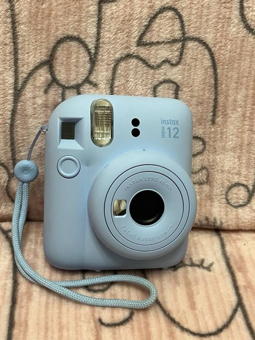 Продам Instax Mini 12
