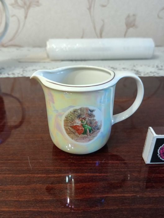 Фрагменты  сервиза «Мадонна», с клеймом JLMENAU