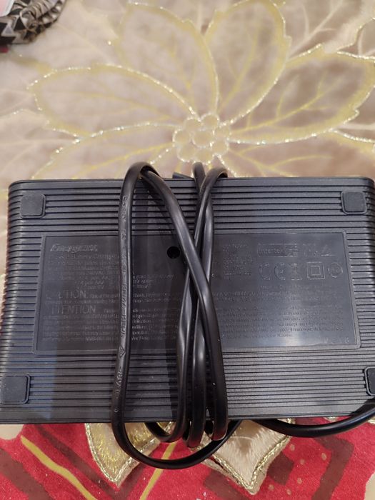 Ładowarka do baterii akumulatorów