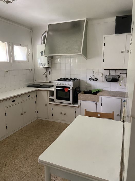 Quarto muito bem localizado em lisboa