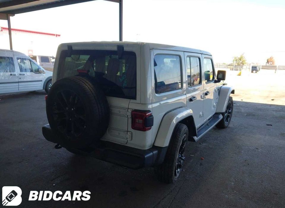 Jeep Wrangler, Unlimited Sahara 4X4 2021 rok 2.0L AWD, części USA.