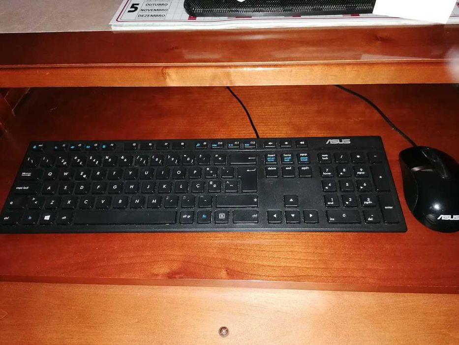 Vendo ASUS Desktop completo