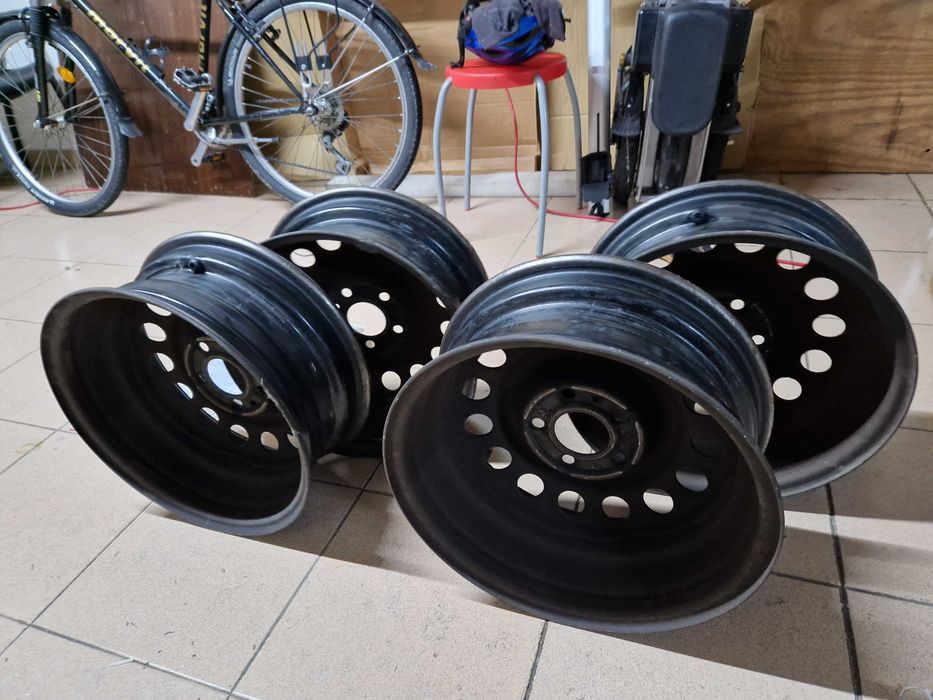 Jantes originais VOLVO 740GL R15 em bom estado