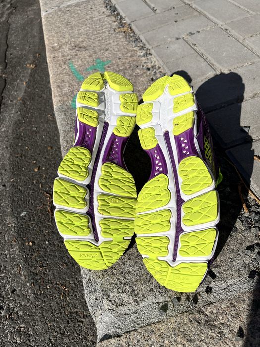 Кросівки ASICS GEL-Nimbus 17 бігові легкі та зручні