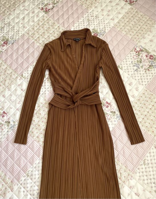 Jasna brązowa długa sukienka z rozcięciem L 40 prettylittlethinf