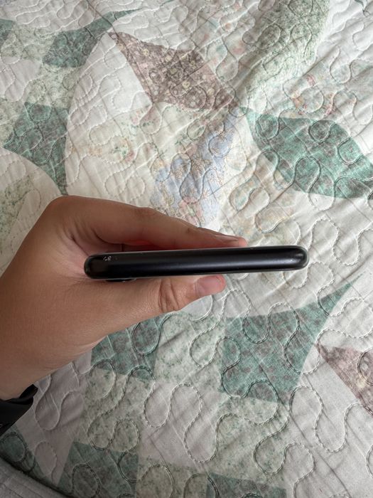 Продам iphone SE 2 gen