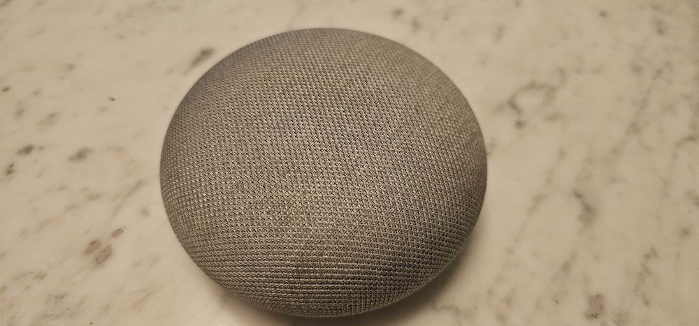 Розумна колонка Google Home Mini