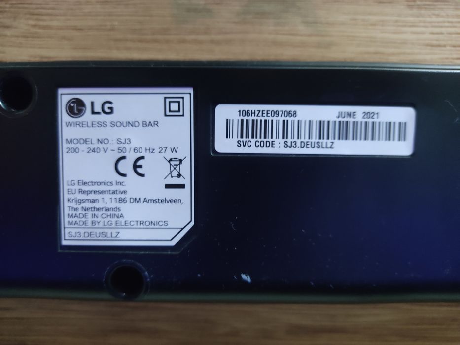 Coluna de som com LG SJ 3