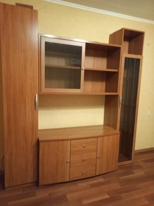 Продам мебель стенка,комод, трюмо,