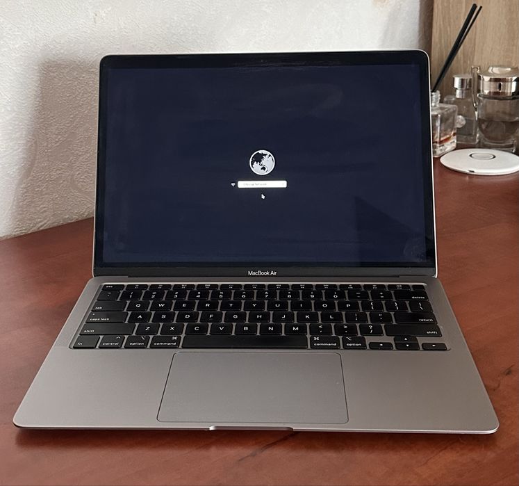 Macbook air 2020 a2179, айклауд, цілий дисплей, гарний стан