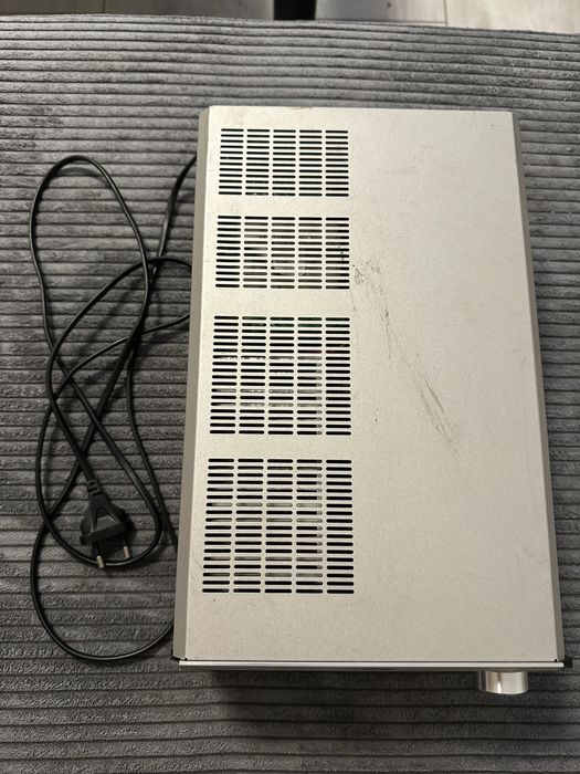 amplituner Yamaha RX-E400
