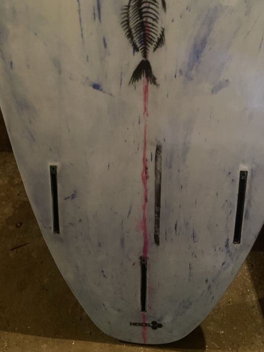 Prancha de Surf 6’5” Hand Shaped – 33L – Excelente para Todos os Níveis