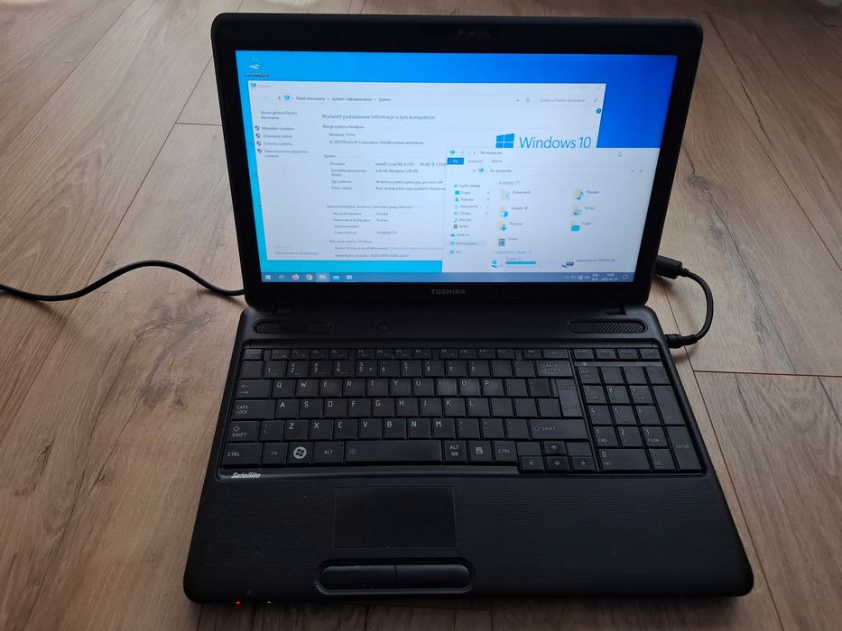 Laptop Toshiba Satellite i3 SSD DVD Win