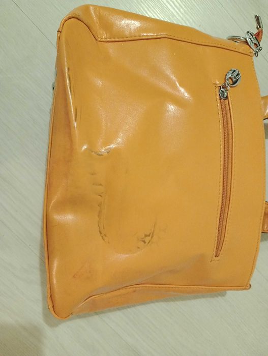 Сумка жіноча. Помаранчевого кольору.