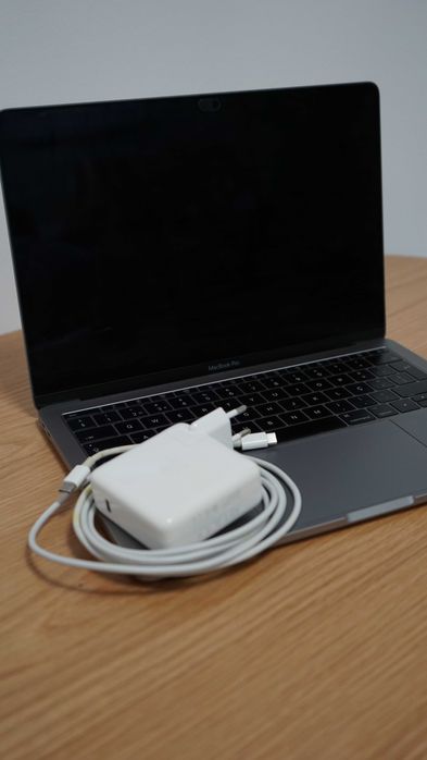 MacBook Pro 13’’ 2017 | 128GB  | 8GB RAM | Dual-Core Intel Core i5