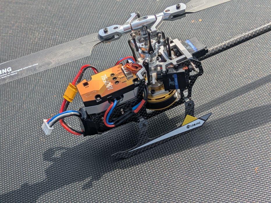 Вертоліт на радіокеруванні Eachine E180