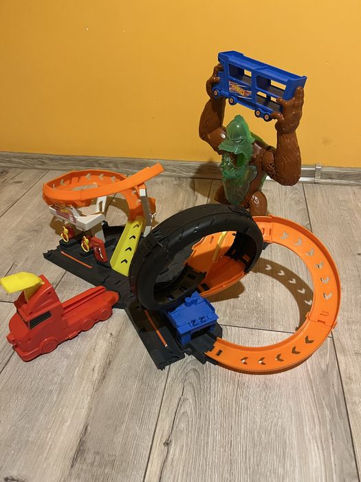 Трек HotWheels Горила