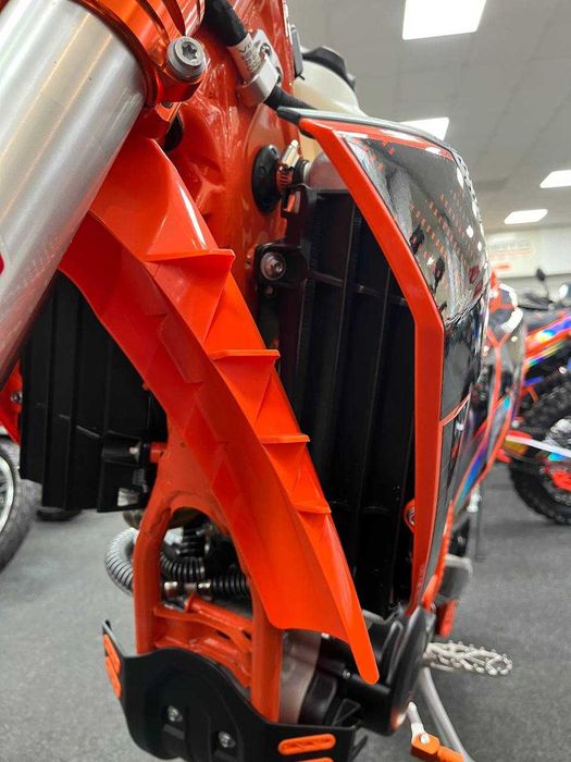 Мотоцикл STN V8 Motard