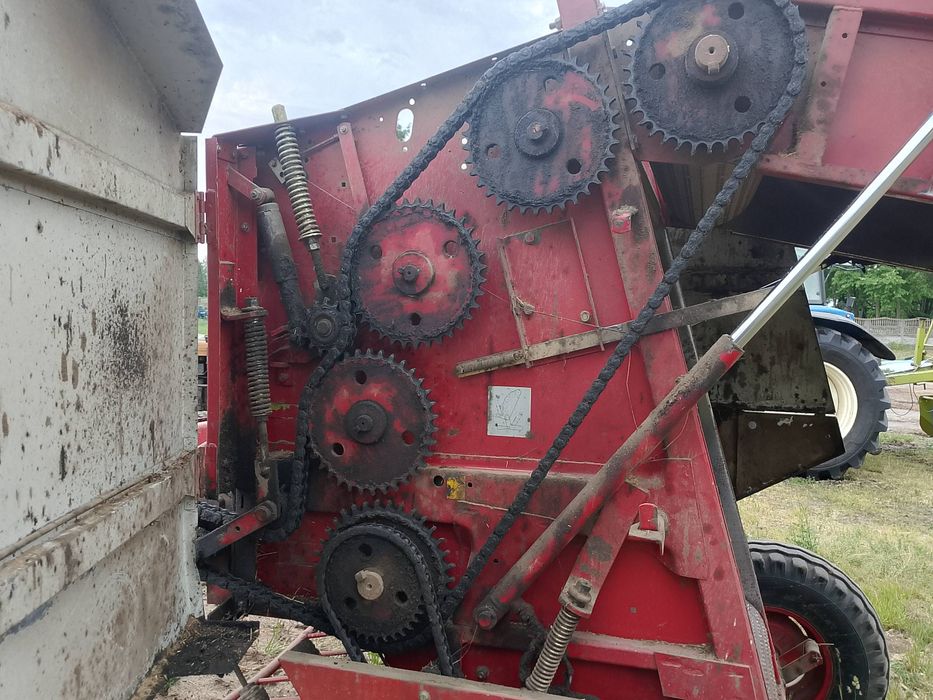 Prasa arobale 1212 Claas Rollant 42 farmer.