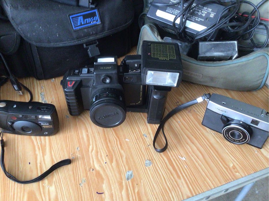 3 maquinas de filmar e 3 maquinas de fotografar ,em bom estado,ver out